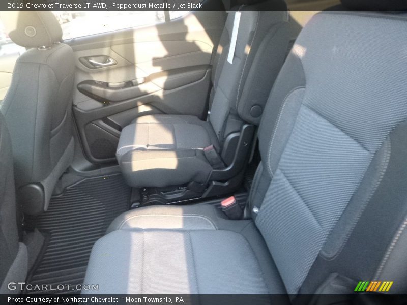 Pepperdust Metallic / Jet Black 2019 Chevrolet Traverse LT AWD