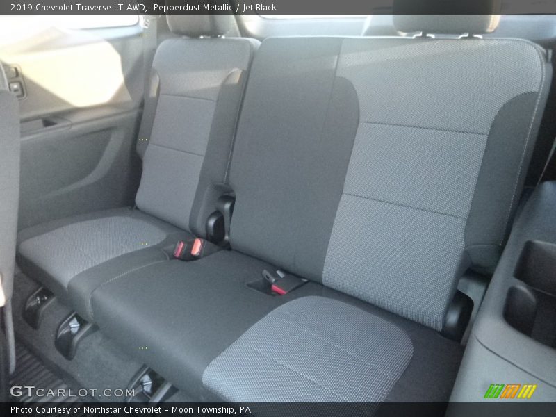 Pepperdust Metallic / Jet Black 2019 Chevrolet Traverse LT AWD