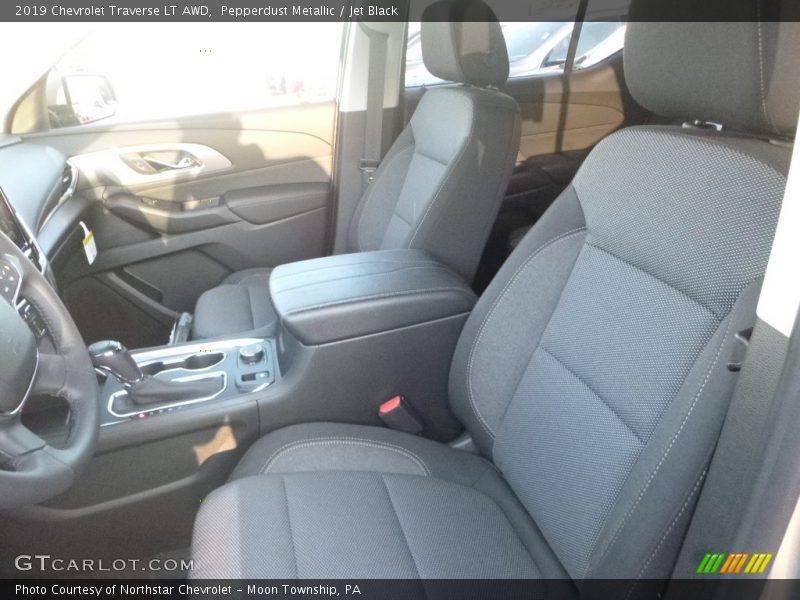 Pepperdust Metallic / Jet Black 2019 Chevrolet Traverse LT AWD