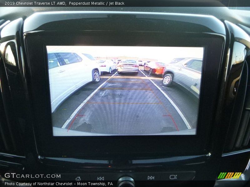 Pepperdust Metallic / Jet Black 2019 Chevrolet Traverse LT AWD