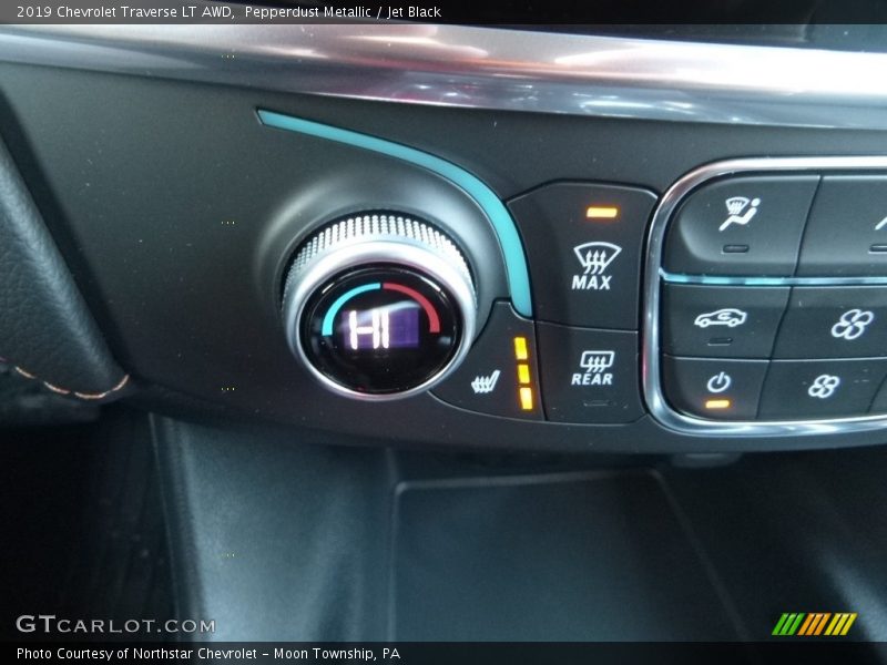 Pepperdust Metallic / Jet Black 2019 Chevrolet Traverse LT AWD