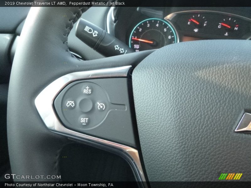 Pepperdust Metallic / Jet Black 2019 Chevrolet Traverse LT AWD