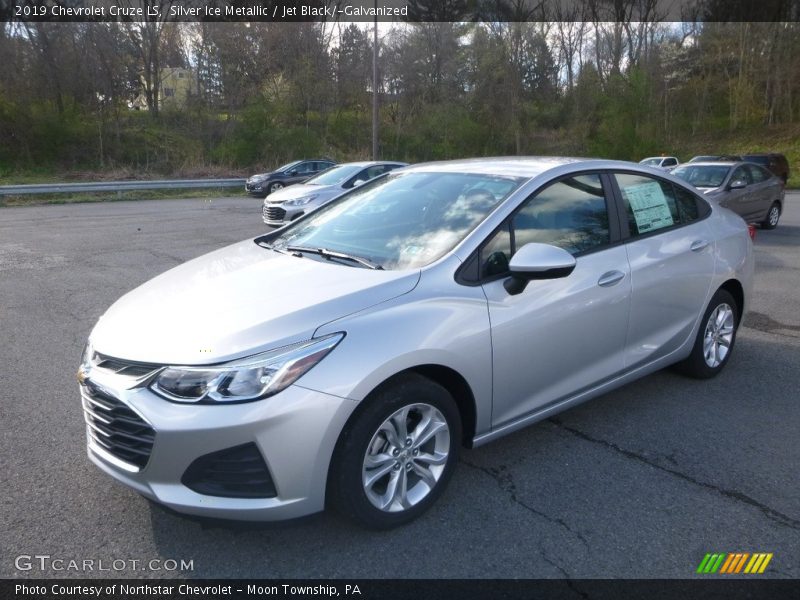 Silver Ice Metallic / Jet Black/­Galvanized 2019 Chevrolet Cruze LS