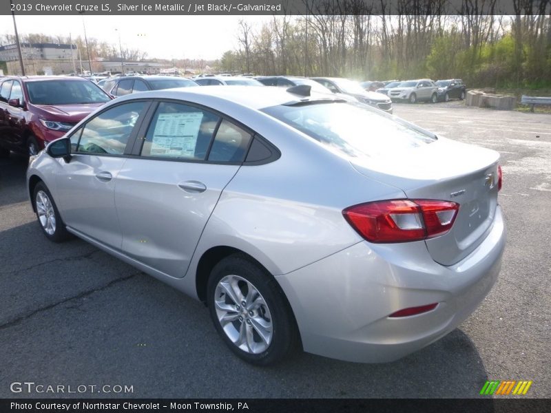 Silver Ice Metallic / Jet Black/­Galvanized 2019 Chevrolet Cruze LS
