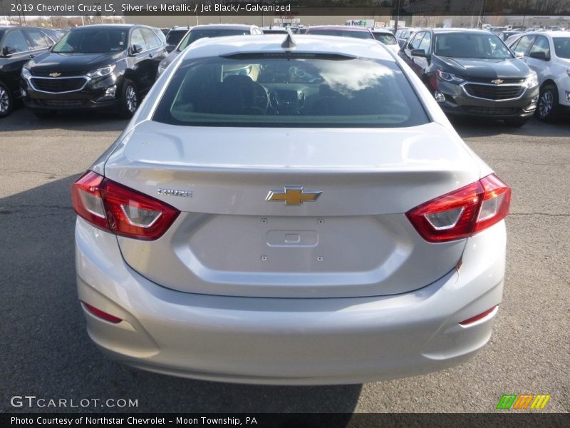 Silver Ice Metallic / Jet Black/­Galvanized 2019 Chevrolet Cruze LS