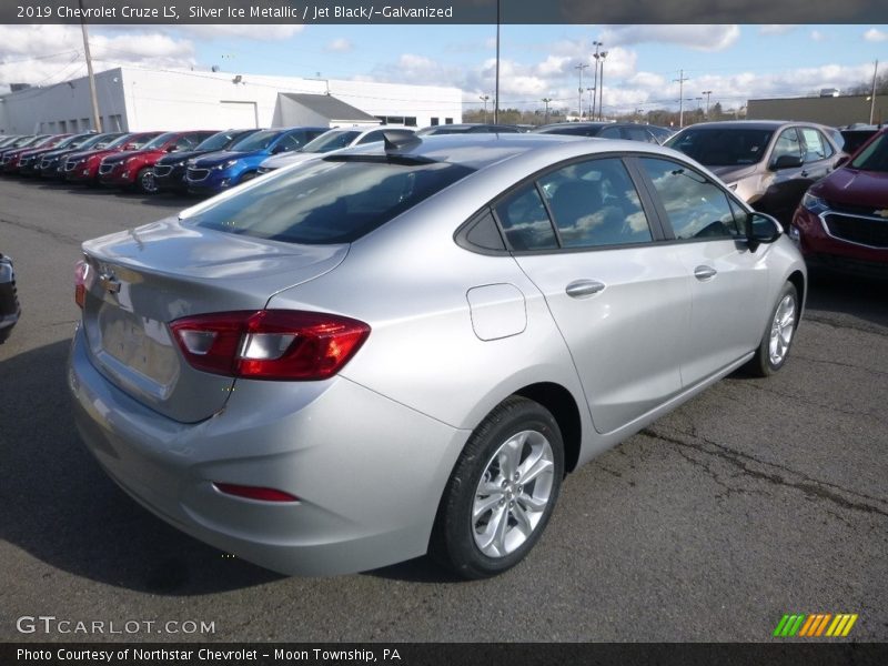 Silver Ice Metallic / Jet Black/­Galvanized 2019 Chevrolet Cruze LS