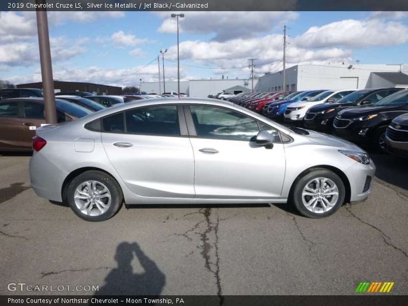 Silver Ice Metallic / Jet Black/­Galvanized 2019 Chevrolet Cruze LS