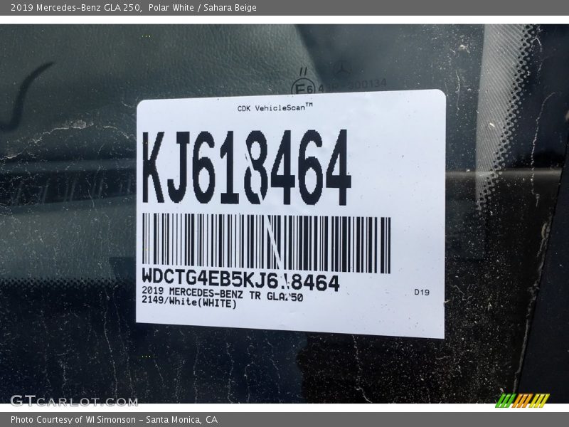 Polar White / Sahara Beige 2019 Mercedes-Benz GLA 250
