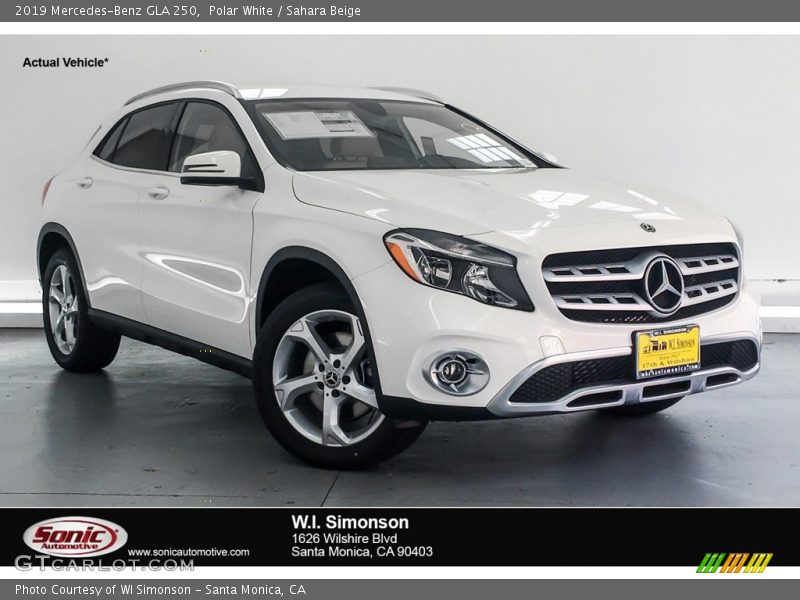 Polar White / Sahara Beige 2019 Mercedes-Benz GLA 250