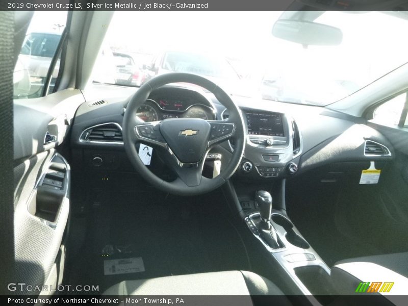 Silver Ice Metallic / Jet Black/­Galvanized 2019 Chevrolet Cruze LS