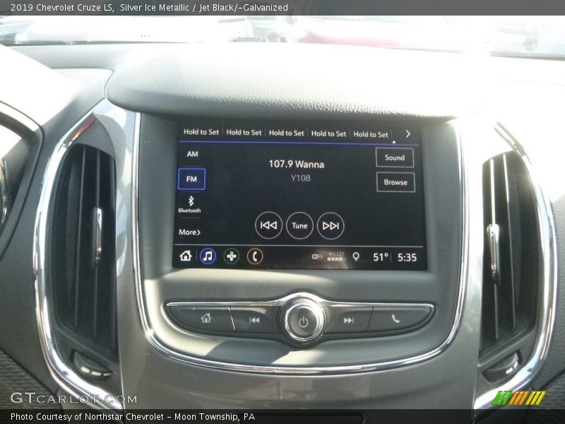 Silver Ice Metallic / Jet Black/­Galvanized 2019 Chevrolet Cruze LS