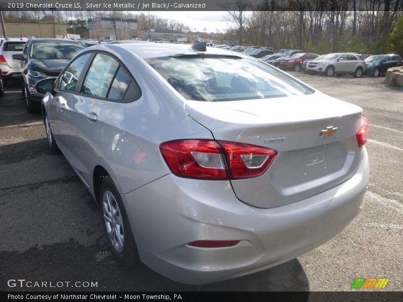 Silver Ice Metallic / Jet Black/­Galvanized 2019 Chevrolet Cruze LS