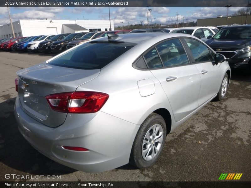 Silver Ice Metallic / Jet Black/­Galvanized 2019 Chevrolet Cruze LS