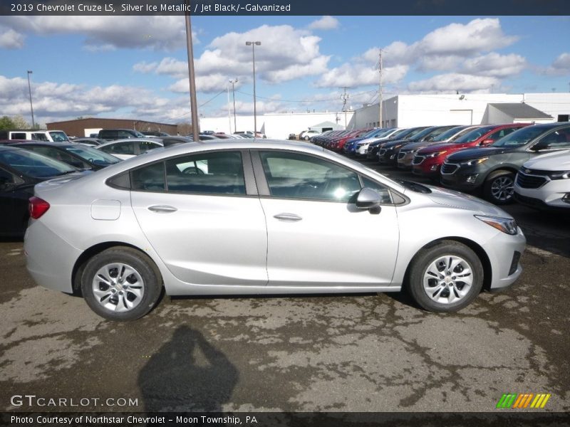 Silver Ice Metallic / Jet Black/­Galvanized 2019 Chevrolet Cruze LS
