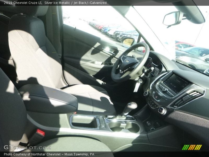 Silver Ice Metallic / Jet Black/­Galvanized 2019 Chevrolet Cruze LS