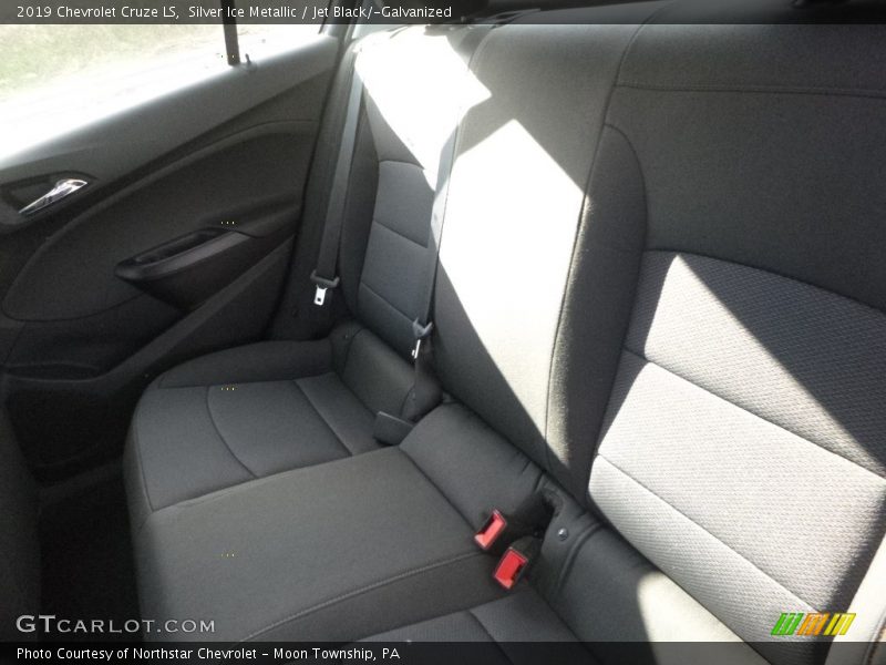 Silver Ice Metallic / Jet Black/­Galvanized 2019 Chevrolet Cruze LS
