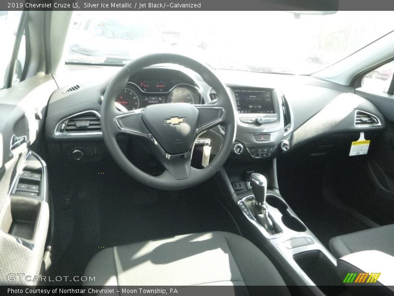 Silver Ice Metallic / Jet Black/­Galvanized 2019 Chevrolet Cruze LS