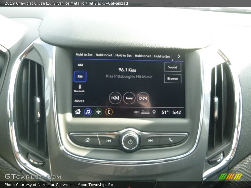 Silver Ice Metallic / Jet Black/­Galvanized 2019 Chevrolet Cruze LS