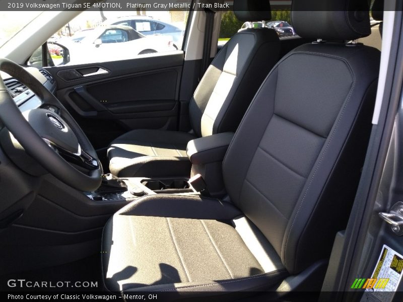 Platinum Gray Metallic / Titan Black 2019 Volkswagen Tiguan SE 4MOTION