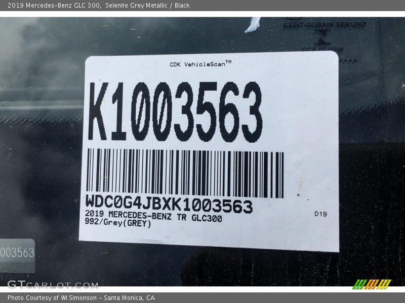 Selenite Grey Metallic / Black 2019 Mercedes-Benz GLC 300