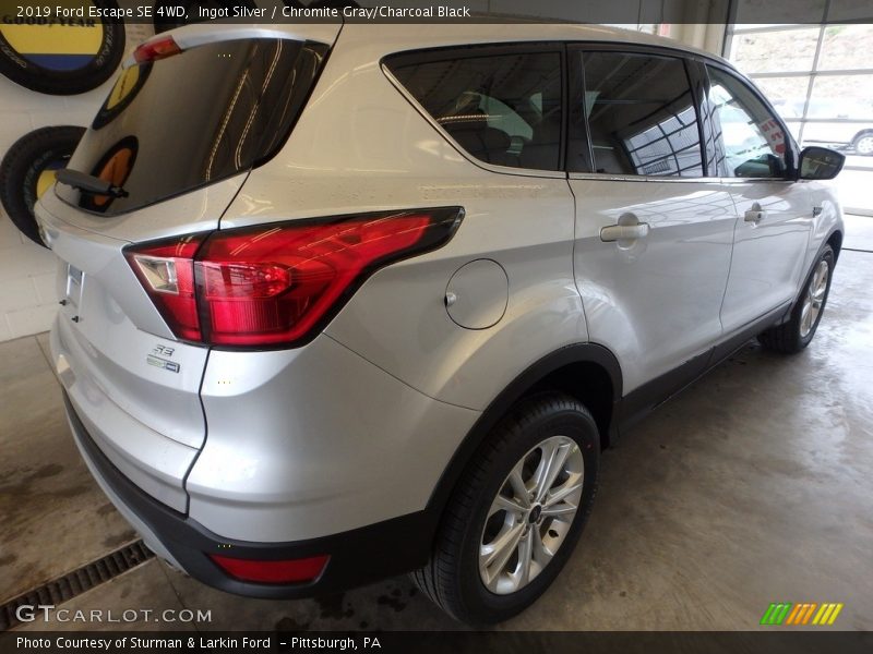 Ingot Silver / Chromite Gray/Charcoal Black 2019 Ford Escape SE 4WD