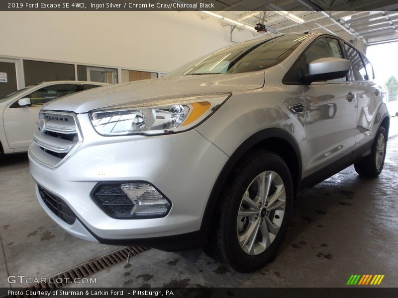 Ingot Silver / Chromite Gray/Charcoal Black 2019 Ford Escape SE 4WD