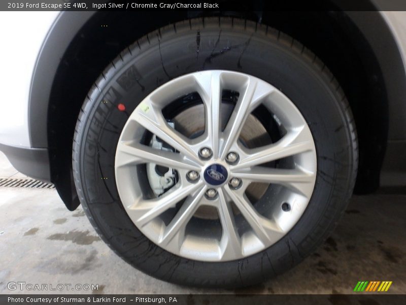 Ingot Silver / Chromite Gray/Charcoal Black 2019 Ford Escape SE 4WD