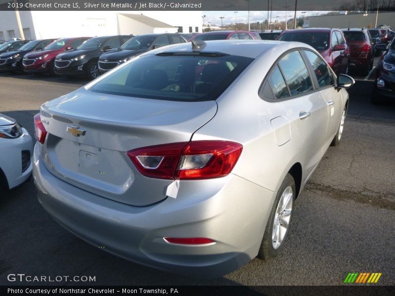 Silver Ice Metallic / Jet Black/­Galvanized 2019 Chevrolet Cruze LS