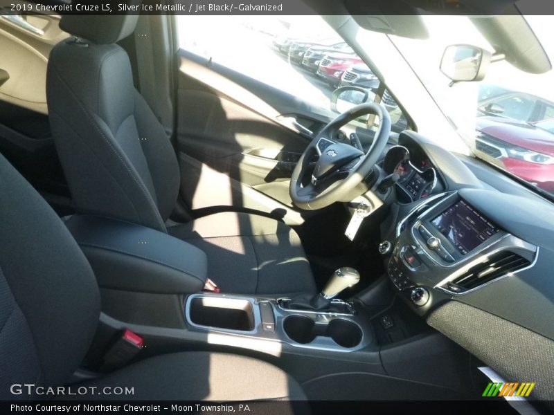 Silver Ice Metallic / Jet Black/­Galvanized 2019 Chevrolet Cruze LS