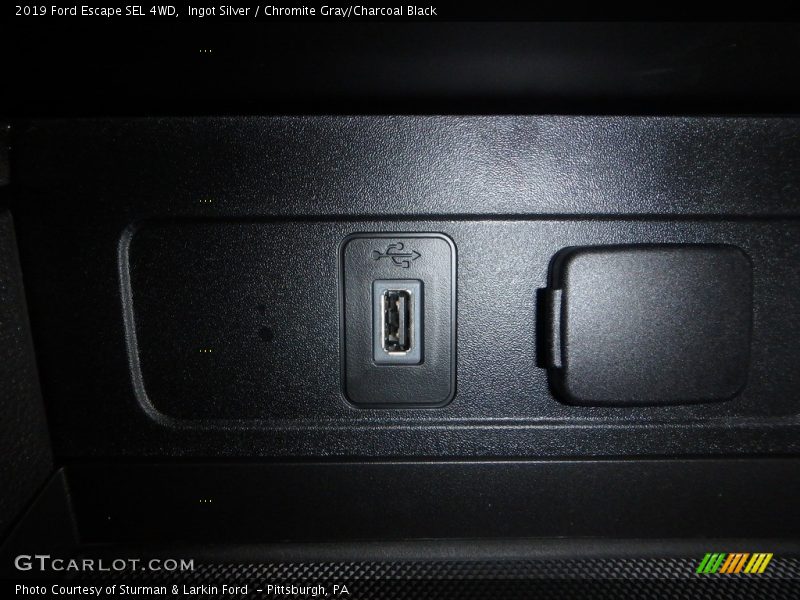 Ingot Silver / Chromite Gray/Charcoal Black 2019 Ford Escape SEL 4WD