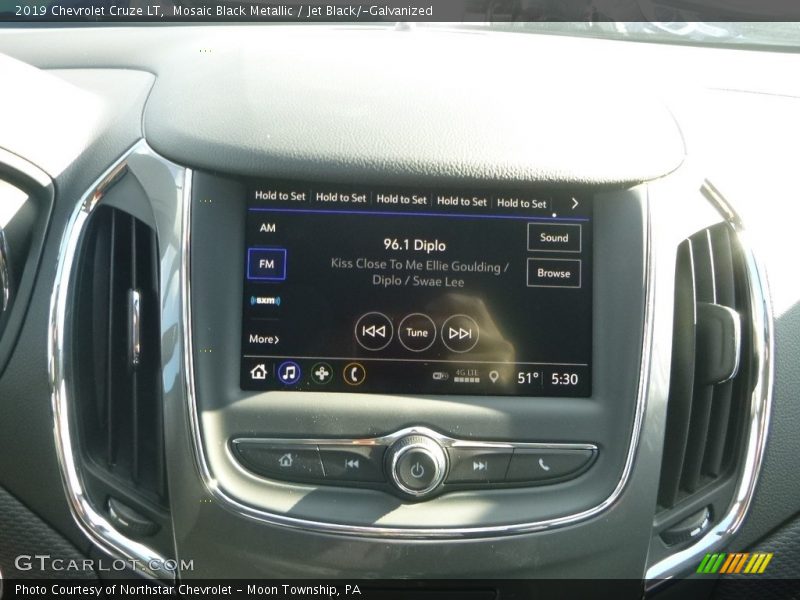 Mosaic Black Metallic / Jet Black/­Galvanized 2019 Chevrolet Cruze LT