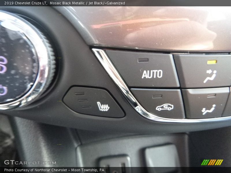 Mosaic Black Metallic / Jet Black/­Galvanized 2019 Chevrolet Cruze LT