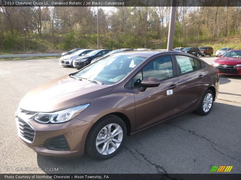 Oakwood Metallic / Jet Black/­Galvanized 2019 Chevrolet Cruze LS