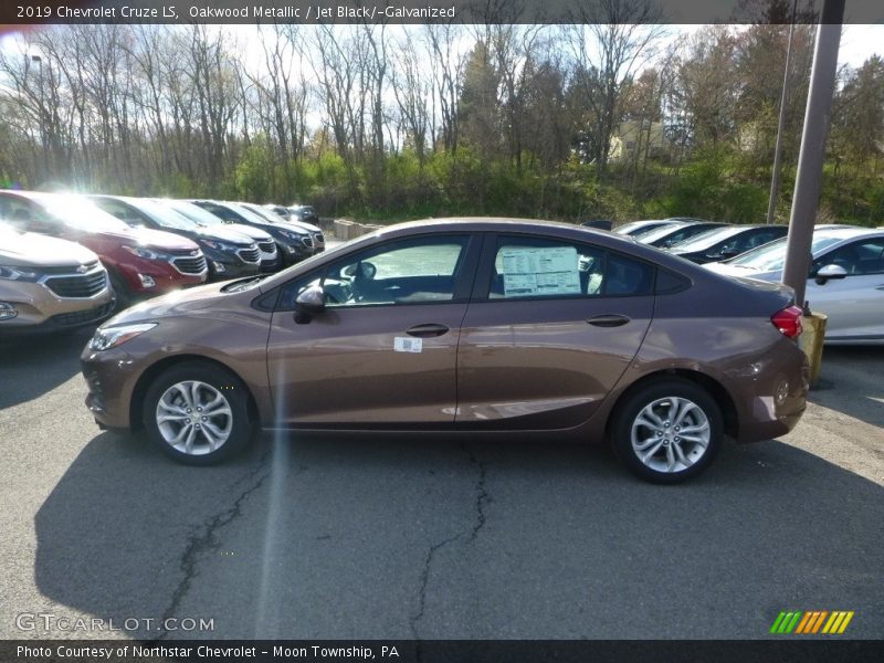 Oakwood Metallic / Jet Black/­Galvanized 2019 Chevrolet Cruze LS