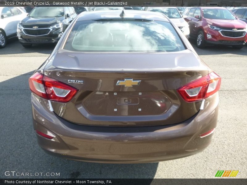 Oakwood Metallic / Jet Black/­Galvanized 2019 Chevrolet Cruze LS