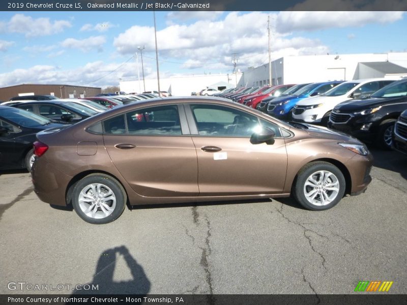 Oakwood Metallic / Jet Black/­Galvanized 2019 Chevrolet Cruze LS