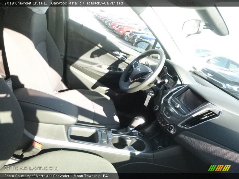Oakwood Metallic / Jet Black/­Galvanized 2019 Chevrolet Cruze LS