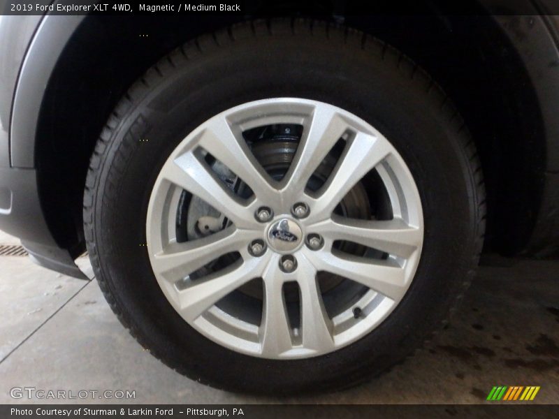 Magnetic / Medium Black 2019 Ford Explorer XLT 4WD
