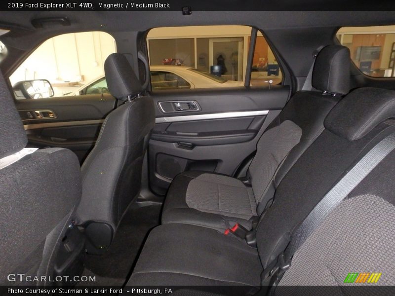 Magnetic / Medium Black 2019 Ford Explorer XLT 4WD