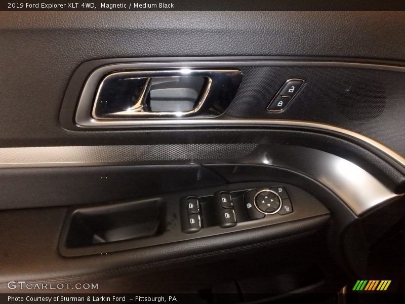 Magnetic / Medium Black 2019 Ford Explorer XLT 4WD