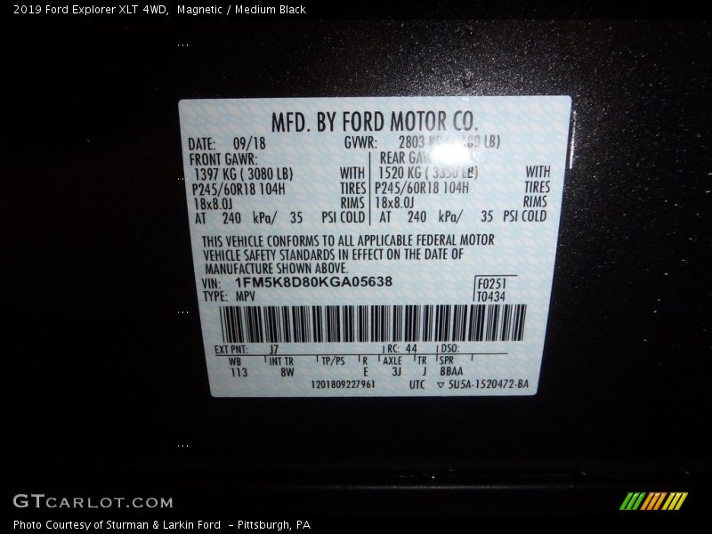 Magnetic / Medium Black 2019 Ford Explorer XLT 4WD