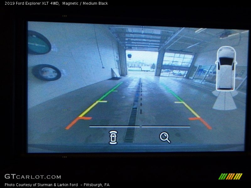 Magnetic / Medium Black 2019 Ford Explorer XLT 4WD