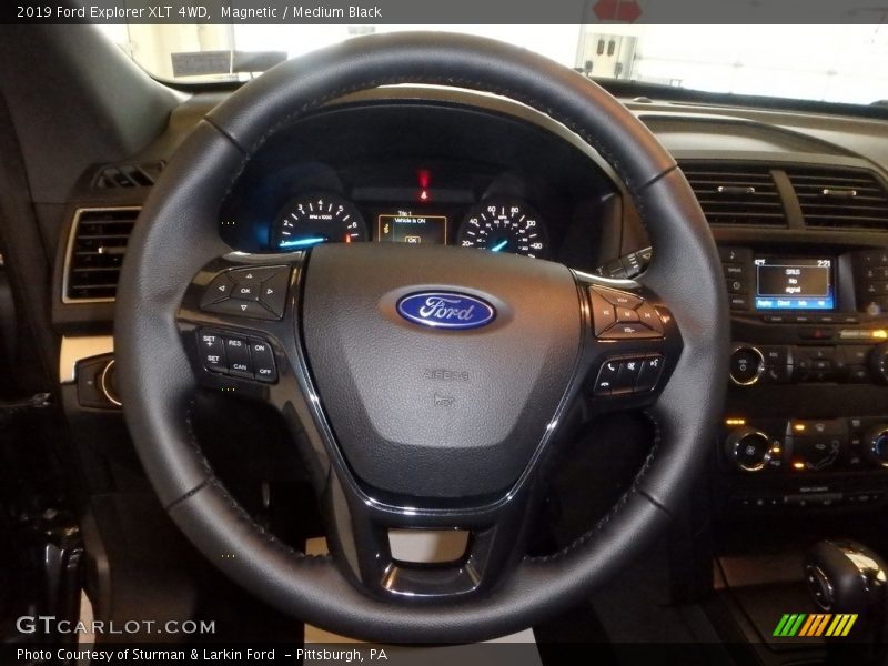 Magnetic / Medium Black 2019 Ford Explorer XLT 4WD