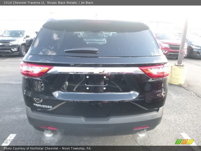 Mosaic Black Metallic / Jet Black 2019 Chevrolet Traverse LS