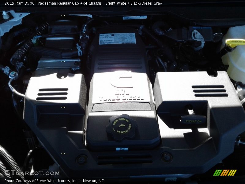 Bright White / Black/Diesel Gray 2019 Ram 3500 Tradesman Regular Cab 4x4 Chassis