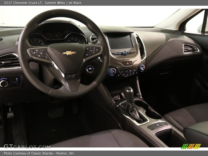Summit White / Jet Black 2017 Chevrolet Cruze LT