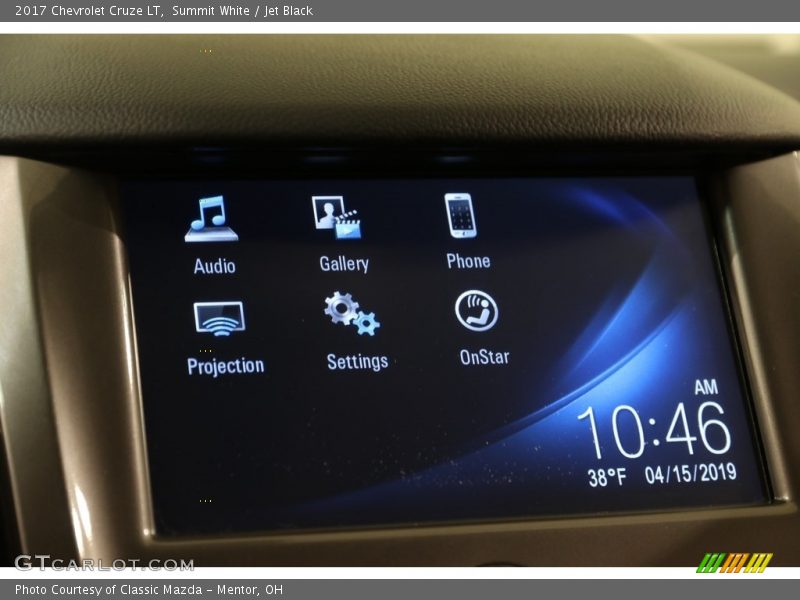 Summit White / Jet Black 2017 Chevrolet Cruze LT