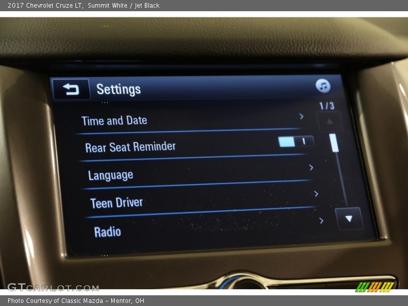 Summit White / Jet Black 2017 Chevrolet Cruze LT