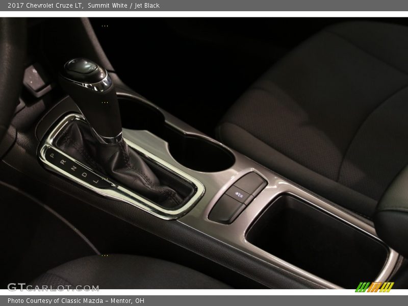 Summit White / Jet Black 2017 Chevrolet Cruze LT