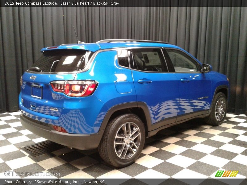 Laser Blue Pearl / Black/Ski Gray 2019 Jeep Compass Latitude